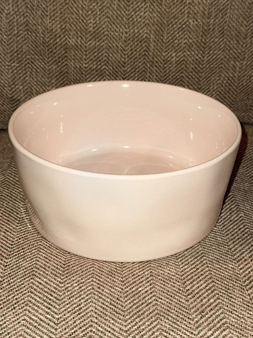 NWT Rae Dunn magenta ceramic white pet/dog 8” large bowl ‘I WOOF YOU’